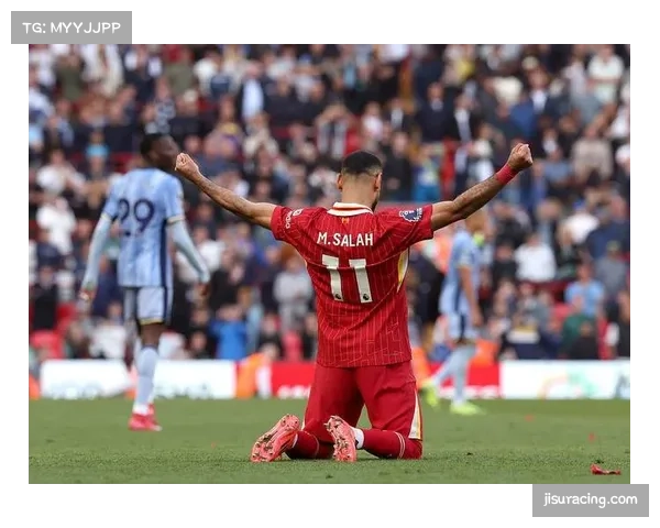 安菲尔德球场气氛火爆，利物浦球迷高歌送别克洛普时代